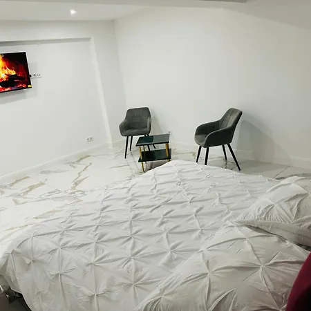 Lägenhetshotell Unterkunft-golden-rooms